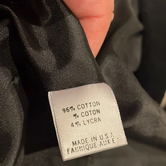 Theory black velvet blazer in size 4 - Picture 3 of 3